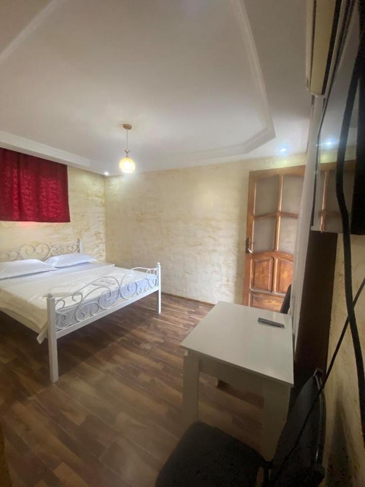 Elite Palace Plus Hotel Batumi Bagian luar foto