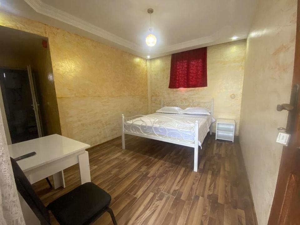 Elite Palace Plus Hotel Batumi Bagian luar foto