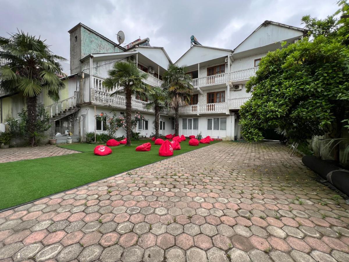 Elite Palace Plus Hotel Batumi Bagian luar foto