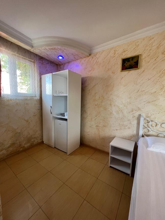 Elite Palace Plus Hotel Batumi Bagian luar foto