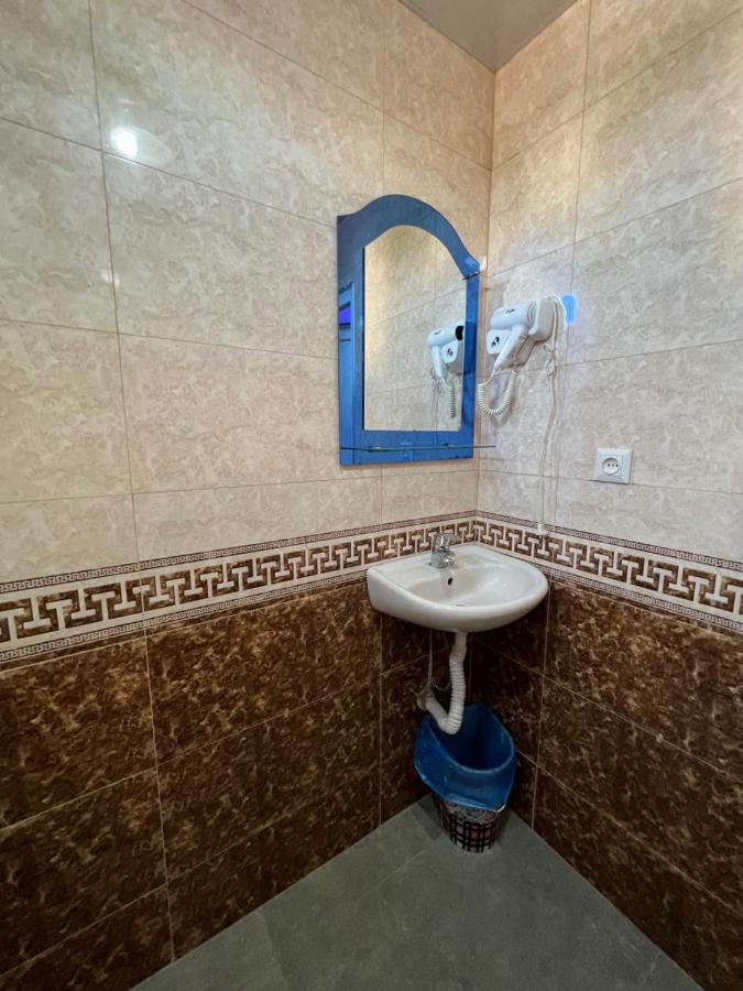 Elite Palace Plus Hotel Batumi Bagian luar foto