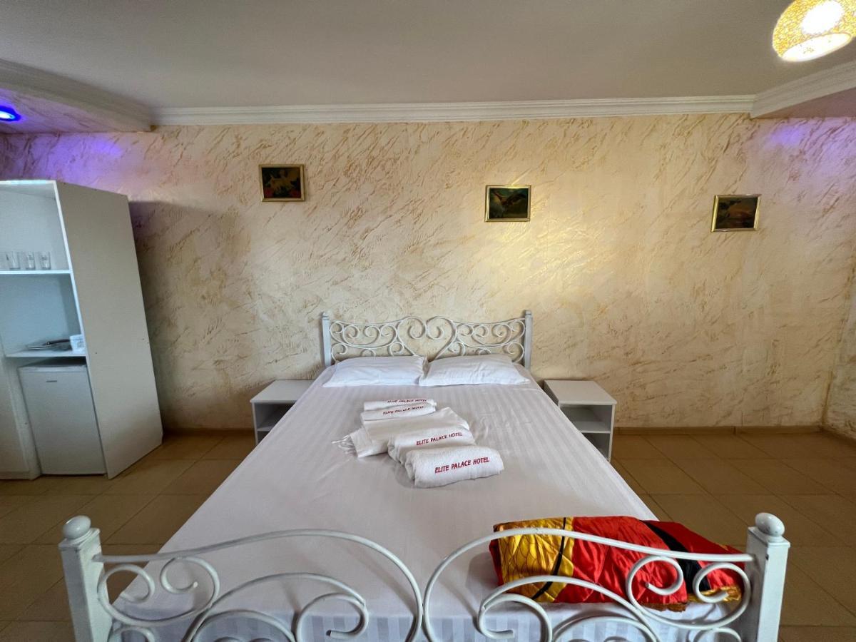 Elite Palace Plus Hotel Batumi Bagian luar foto